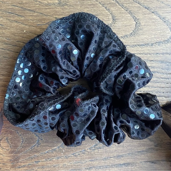 Halloween/Dance costume. Black and red sequin and feather skirt and halter top. - Picture 5 of 7